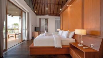 Villa, 5 Bedrooms, Balcony, Sea View | In-room safe, desk, laptop workspace, free WiFi