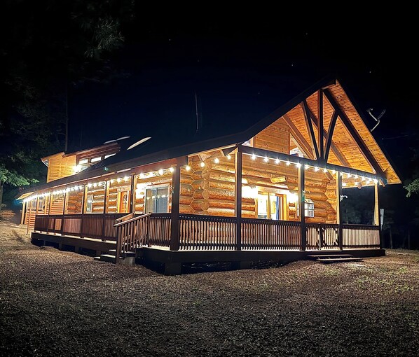 Exterior - Spacious Alpine Cabin, Sleeps 16, Game & movie room (Alpine)