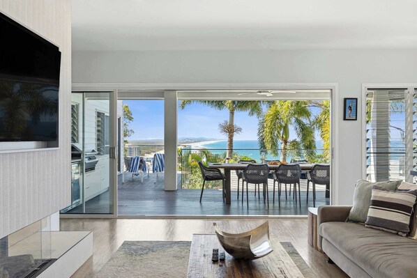 TV - Ocean View Beach House (Coolum Beach)