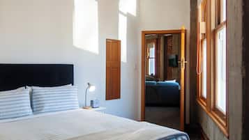 City Apartment, City View | Iron/ironing board, WiFi (free), individually decorated
