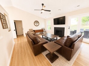 Living area - The Carmel Edit. Curated Comfort in Carmel, near Grand Park. Sleeps 11. (Carmel)