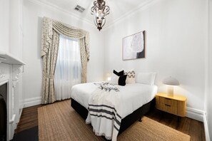 Room - Aurora House—Heritage-style meets City Convenience (Brompton)