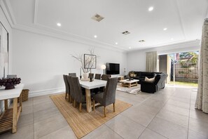 Dining - Aurora House—Heritage-style meets City Convenience (Brompton)