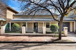 Exterior - Aurora House—Heritage-style meets City Convenience (Brompton)