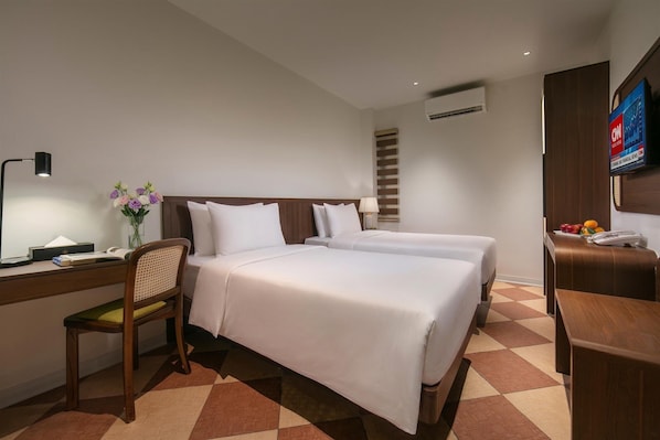 Luxury Double or Twin Room | Minibar (some free items), in-room safe, desk, laptop workspace - Pavilion Essence Hanoi Hotel (Ha Noi)