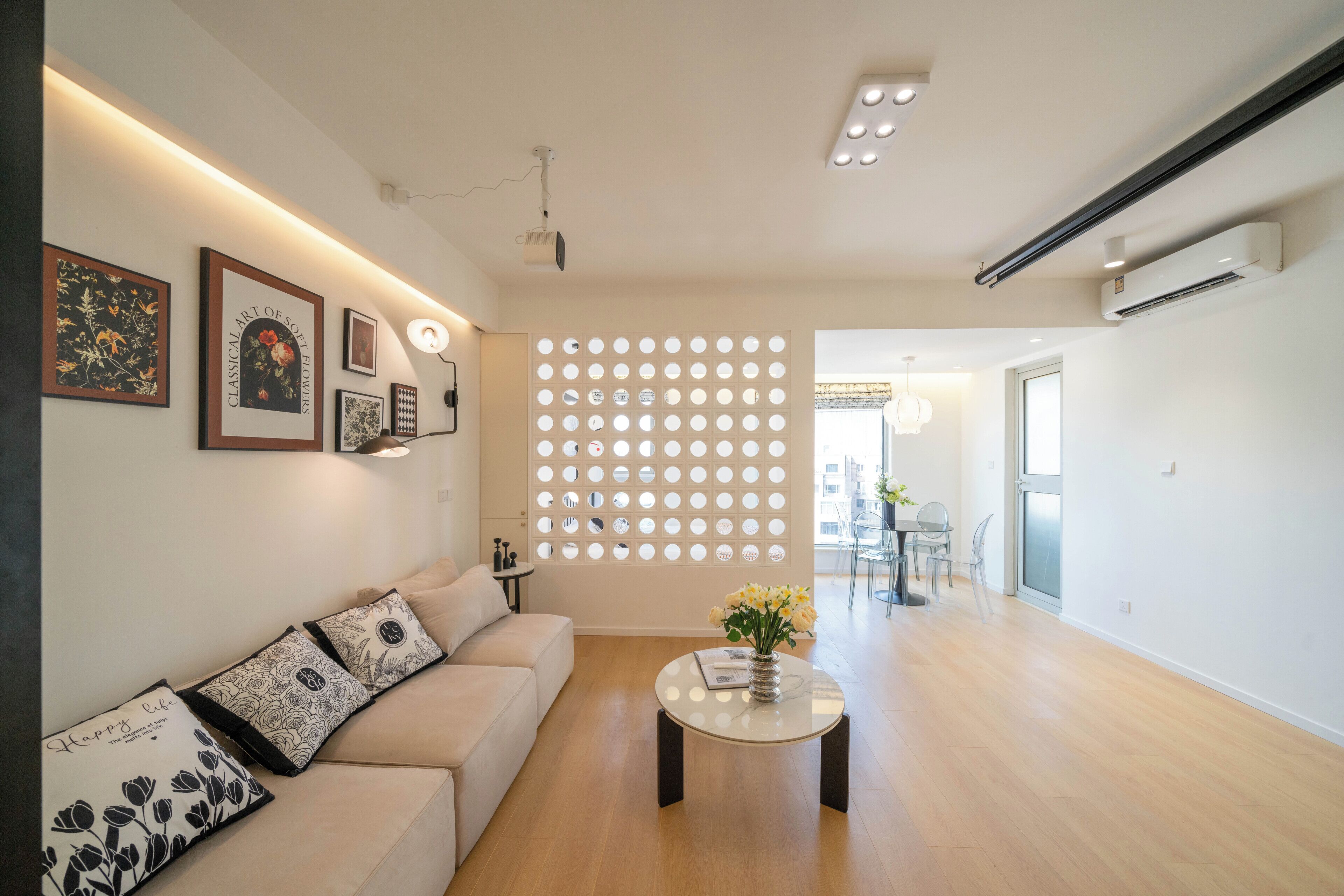 Suite Studio Panoramique, plusieurs lits, cuisine, vue ville | Coin séjour