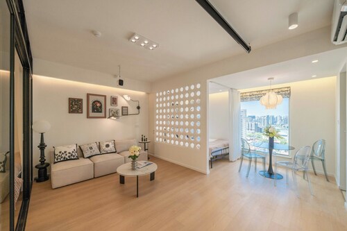 Yidu Home-Nanjing W Rd River View
