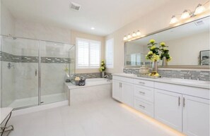 Bathroom - Stunning Luxury Estate, 5BR, Chef’s Kitchen Loft, Serrano Heights, Sleeps 12 (Moreno Valley)