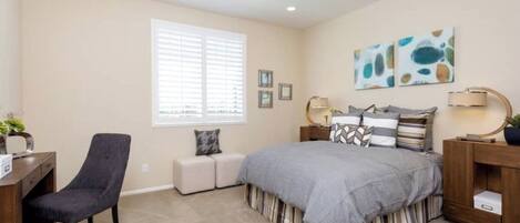 5 bedrooms, iron/ironing board, WiFi, bed sheets