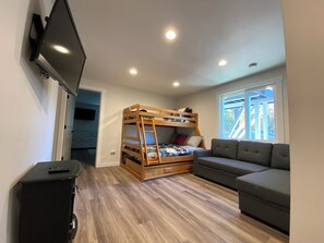 Room - Big Bear Cabin - Hot Tub - Game Room - Adventure (Big Bear)