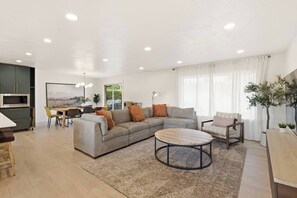 TV, video library - Grove Collective | 2 Kitchens | Firepit + Yard (Pleasant Grove)