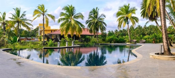 Udendørs pool