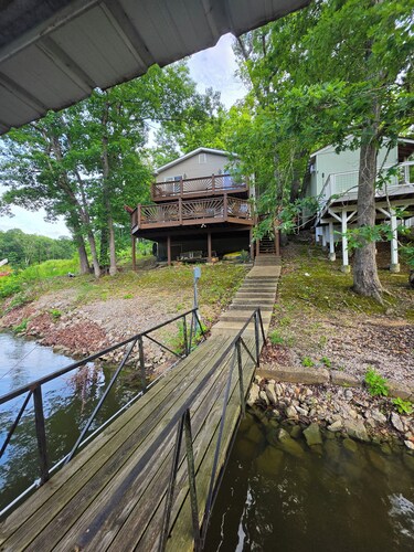 Lakefront Cove Retreat, Private Dock, Huge Deck
