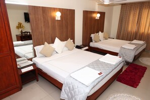Presidential Suite, City View | Desk, laptop workspace, free WiFi