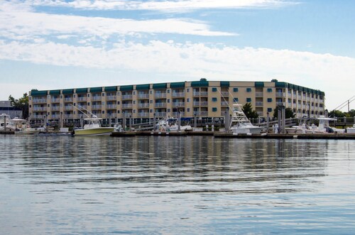 111 Bay Creek Villa | 1st Floor Villa | Panoramic Creek, River & Marina Views | Communal Pool