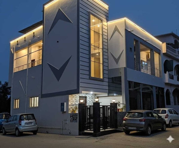 Exterior - Hotel Anil Residency (Bhiwapur)
