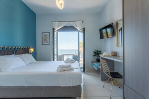 Iron/ironing board, Internet, bed sheets - BlueWaves Studios and Villas (Agia Varvara)