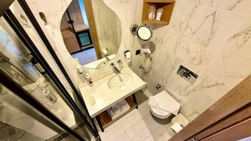 Standard Double or Twin Room, Sea View | Bathroom | Shower, hair dryer, towels, soap