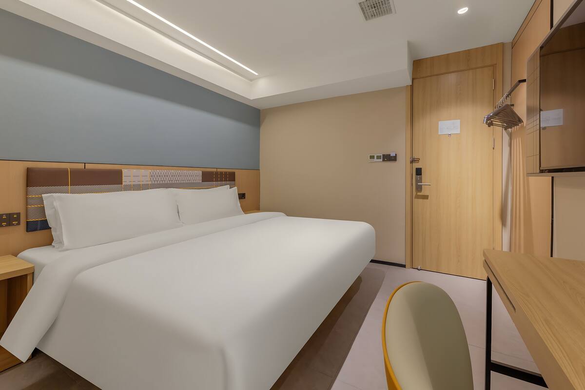 Superior-Doppelzimmer, 1 Queen-Bett, Nichtraucher, Hügelblick | Schreibtisch, kostenloses WLAN, Bettwäsche