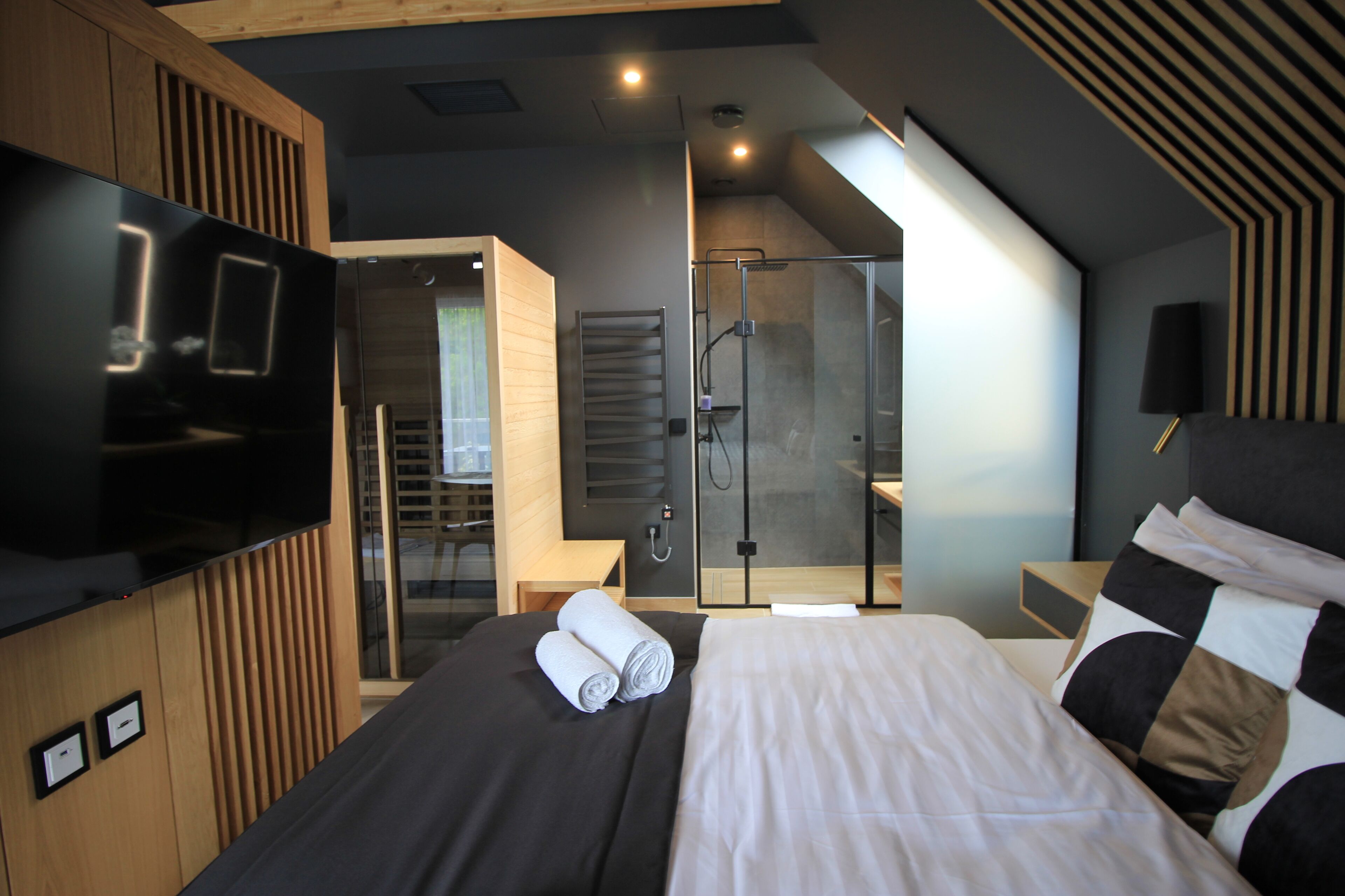 1 habitación, tabla de planchar con plancha, wifi y ropa de cama 
