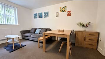 Apartment, 2 Bedrooms, Accessible | Living area