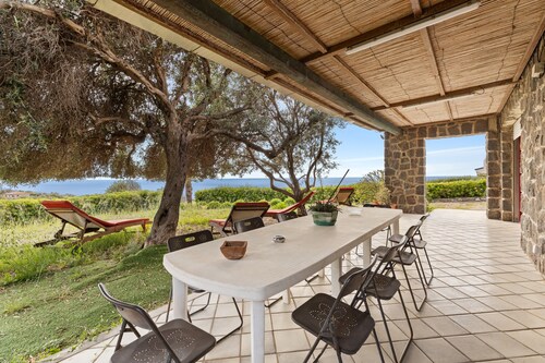 Villa « Bea Casa Vacanze avec Vue sur la Mer », Terrasse et Jardin Privés