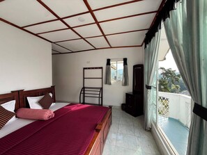 Deluxe-lejlighed - balkon - bjergudsigt | Skrivebord, arbejdsområde til bærbare computere