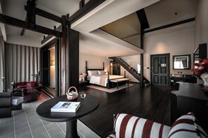 Senior-Maisonette, Stadtblick | Hochwertige Bettwaren, Daunenbettdecken, Minibar, Verdunkelungsvorhänge