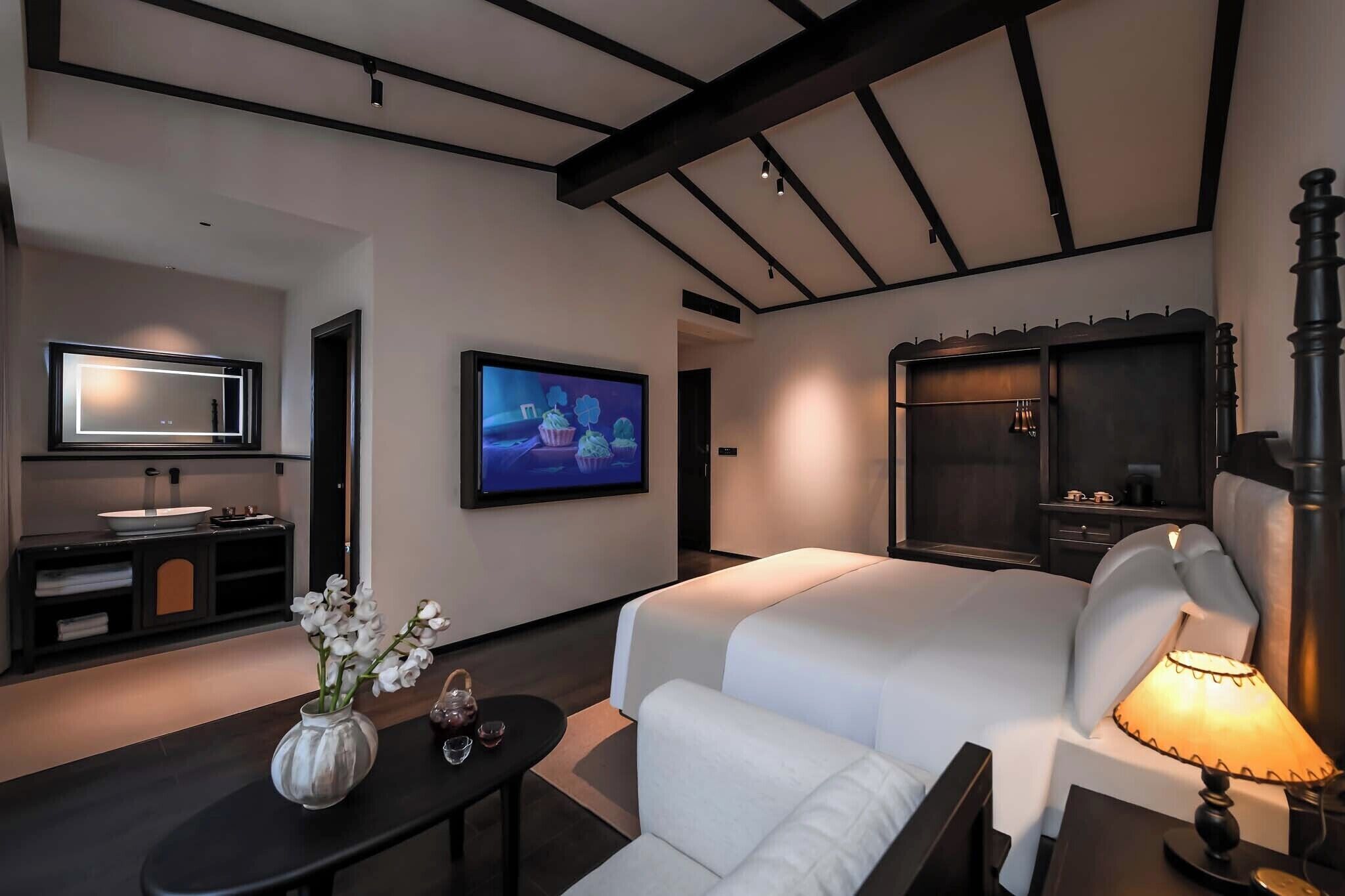 Classic Double Room, City View | Premium bedding, down duvets, minibar, individually furnished