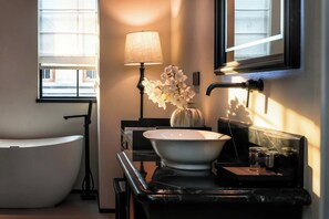 Superior Twin Room, City View | Bathroom - Guanyin Shibaju Resort Hotel (Chongqing)