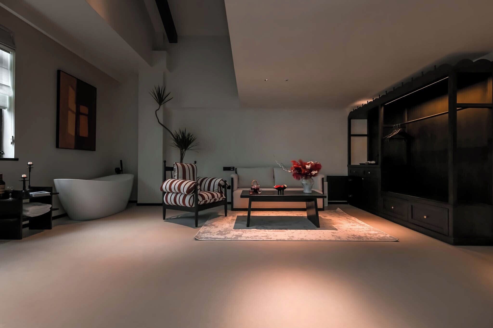 Romantic Duplex, City View | Premium bedding, down duvets, minibar, individually furnished