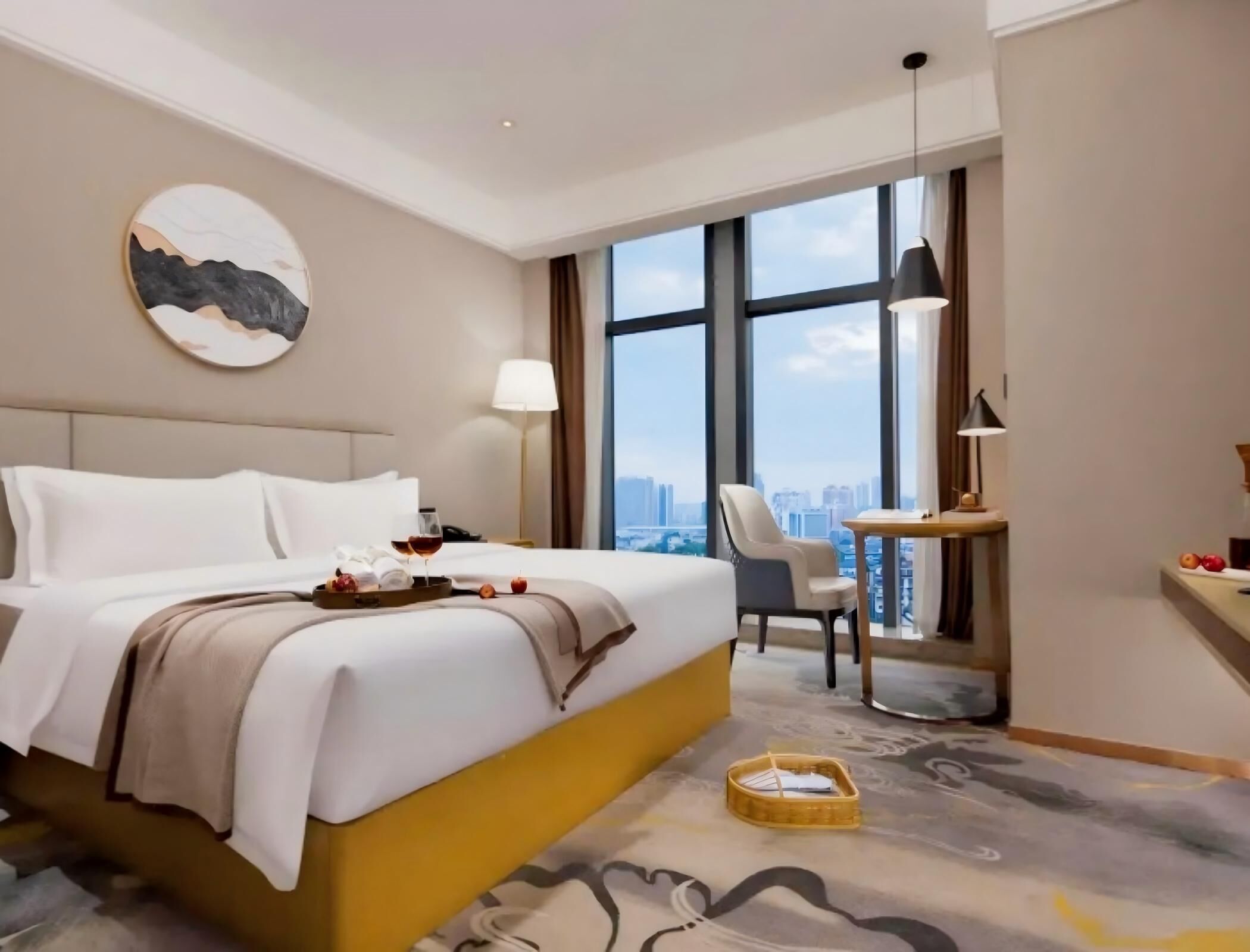 Quarto casal superior, vista para a cidade | Escrivaninha, espaço de trabalho para notebook, Wi-Fi de cortesia
