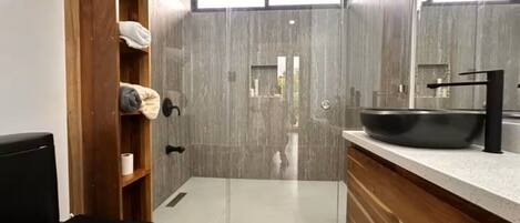 House, 2 Bedrooms, Accessible, Private Pool | Bathroom
