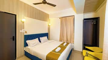 Deluxe Room | Laptop workspace, free WiFi, bed sheets