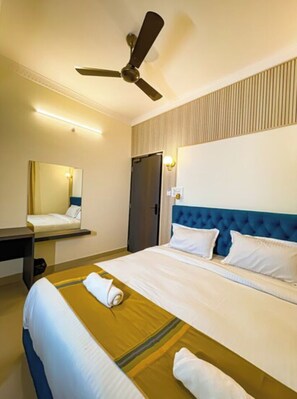 Laptop workspace, free WiFi - Irroi Guwahati (Guwahati)
