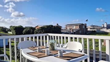 Ferienhaus, 3 Schlafzimmer, Balkon, Gartenblick | Balkon