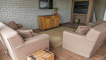 House, 3 Bedrooms, Balcony, Garden View | Interior