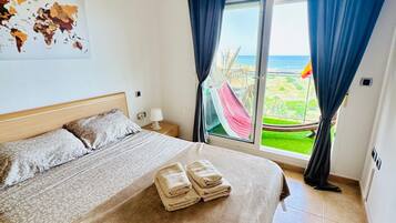 1 slaapkamer, een strijkplank/strijkijzer, wifi, beddengoed