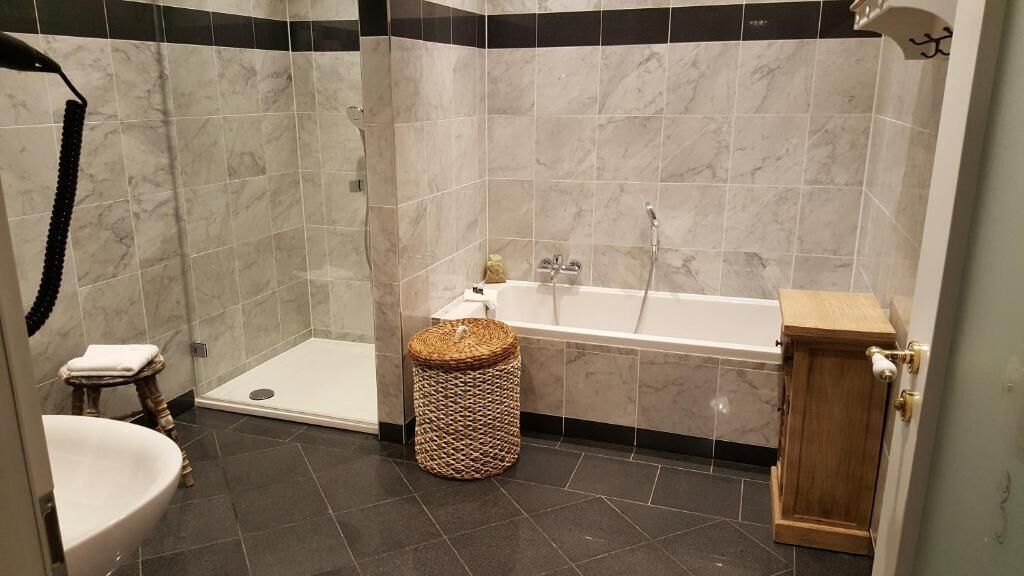 Junior-Suite, Stadtblick | Badezimmer