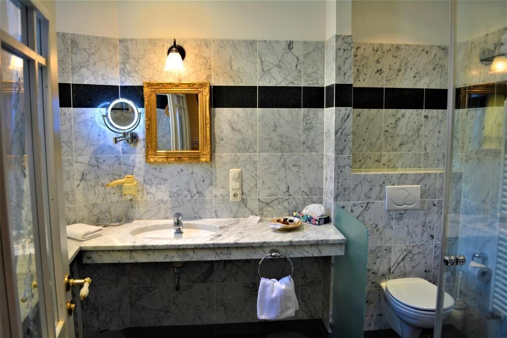 Habitación doble, vista a la ciudad | Baño