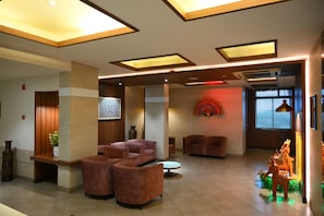 Lobby - HOTEL GENISTA INN (Ranchi)