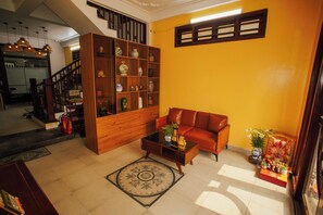 Interior - Simi Homes (Tay Ho)