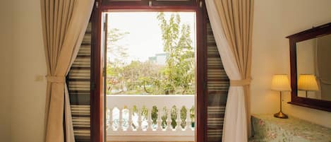 Comfort Double Room, Air conditioning, City View | Interior