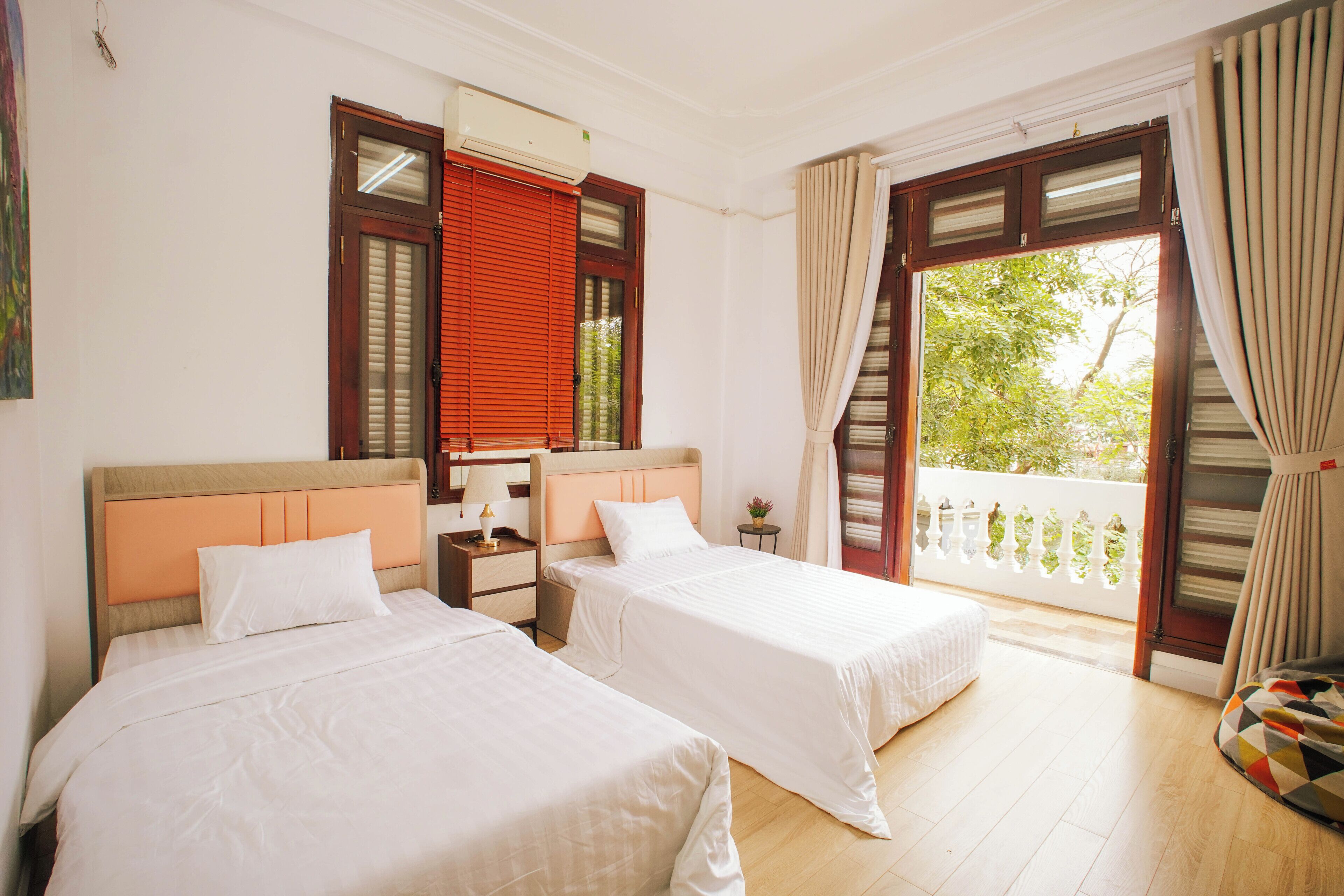 Basic Room, Lake View | Desk, free WiFi