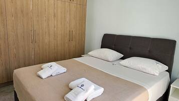 In-room safe, desk, laptop workspace, soundproofing