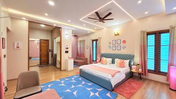 4 bedrooms, iron/ironing board, WiFi, bed sheets