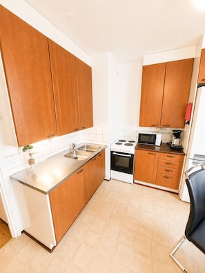 Private kitchen - Ydinkeskustan helmi, parveke, 6 hlö, etätyö, loma, hotellilakanat (Pori)