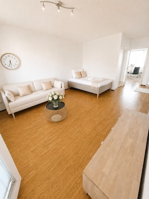 Living area - Ydinkeskustan helmi, parveke, 6 hlö, etätyö, loma, hotellilakanat (Pori)
