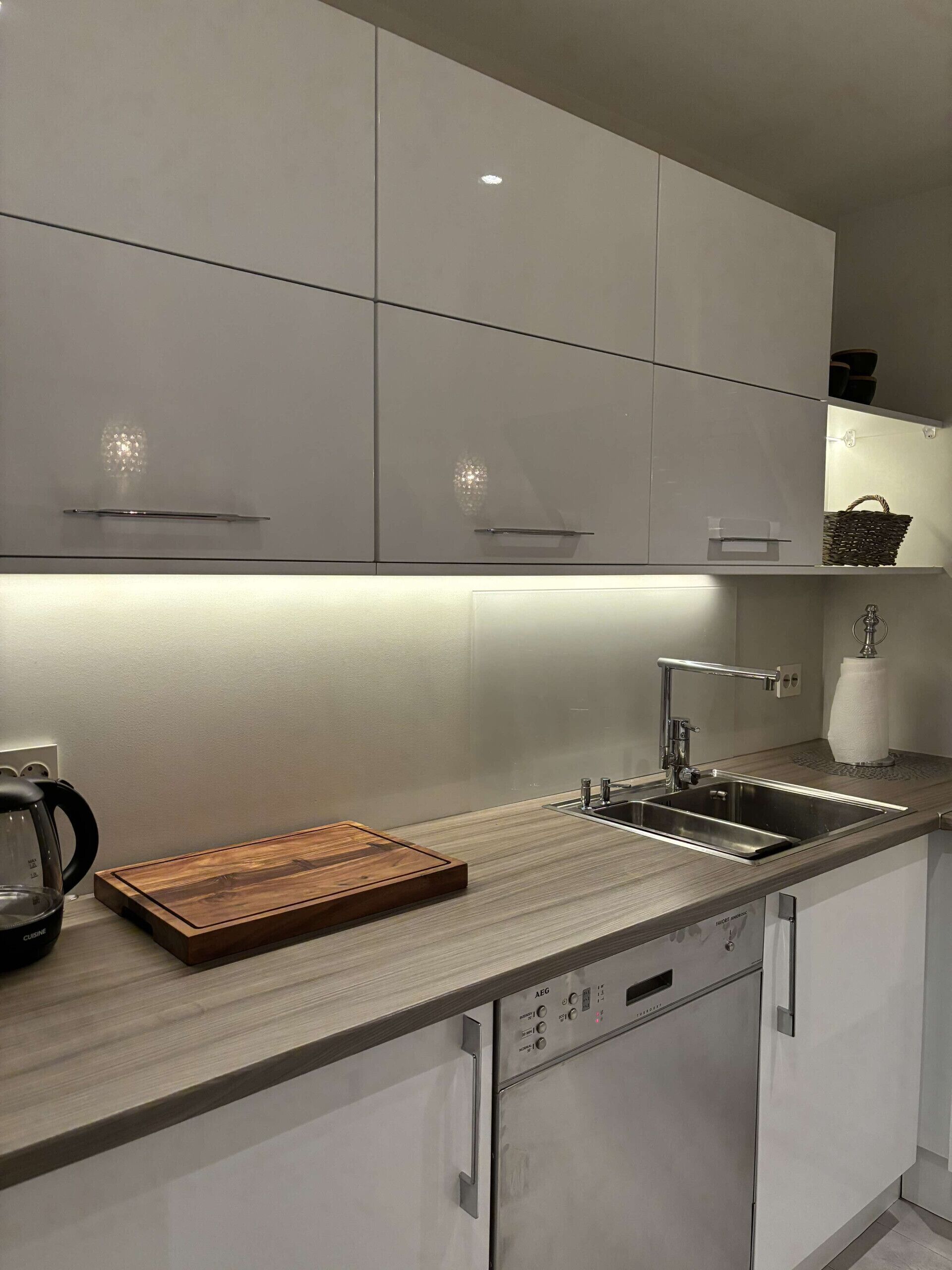 Fridge, oven, dishwasher, electric kettle