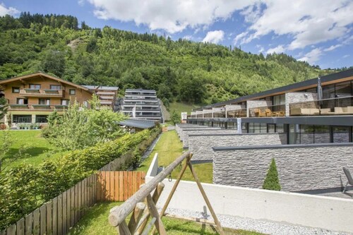 Family Chalet Near Wildkogel Ski Slopes with Sauna
